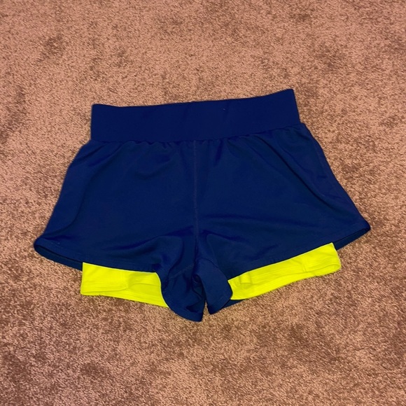 Fabletics Olesia Shorts - Picture 4 of 7